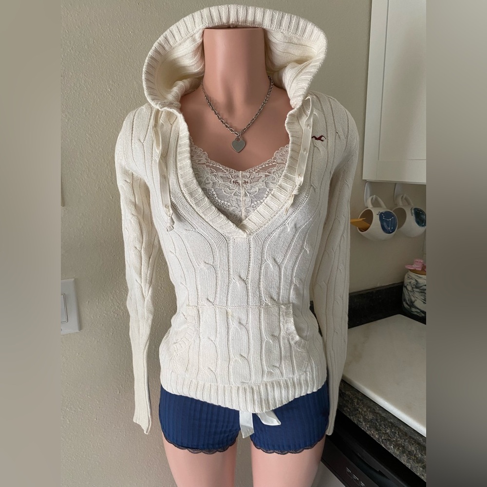Y2k Hollister ivory hooded deep v-neck sweater